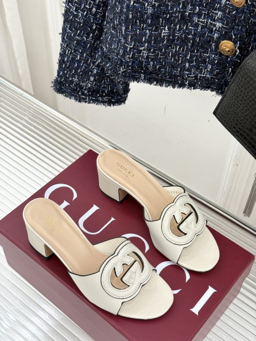 Босоножки фото 3