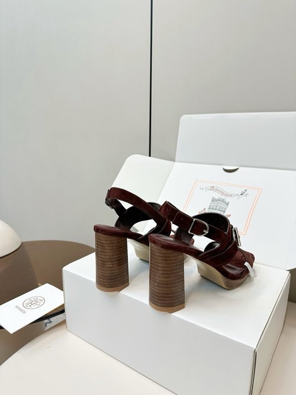 Босоножки фото 7