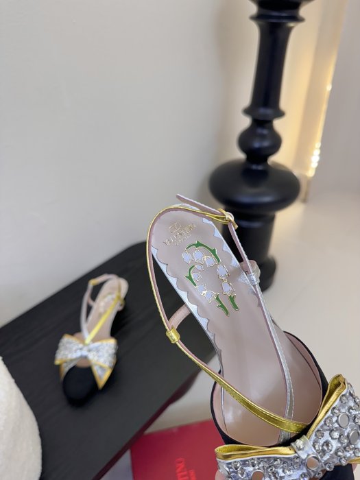 Босоножки фото 8