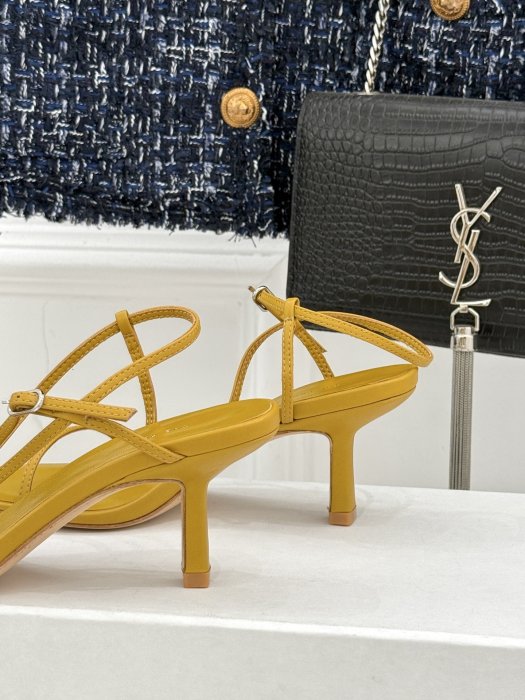 Босоножки фото 6