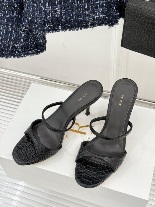 Босоножки фото 2