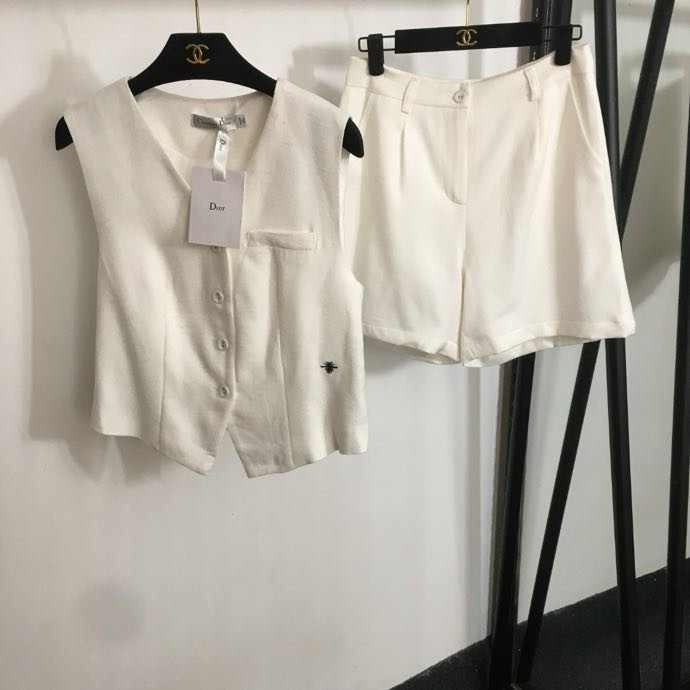 Костюм женский