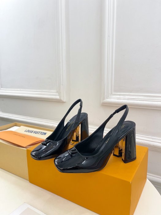 Босоножки фото 3