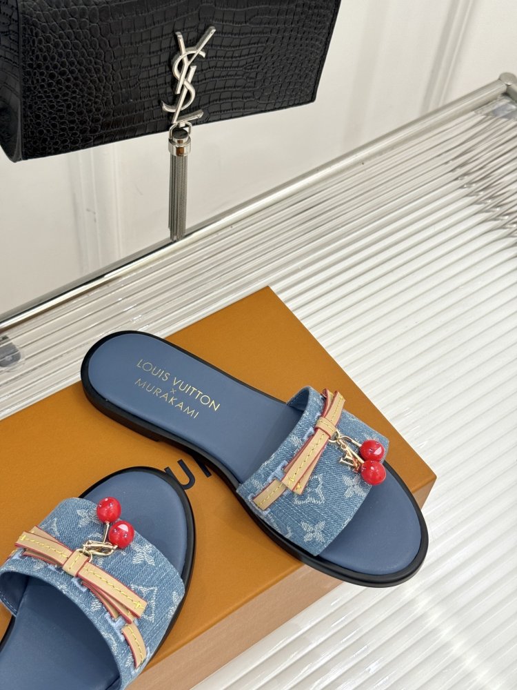 Шльопанці жіночі фото 5