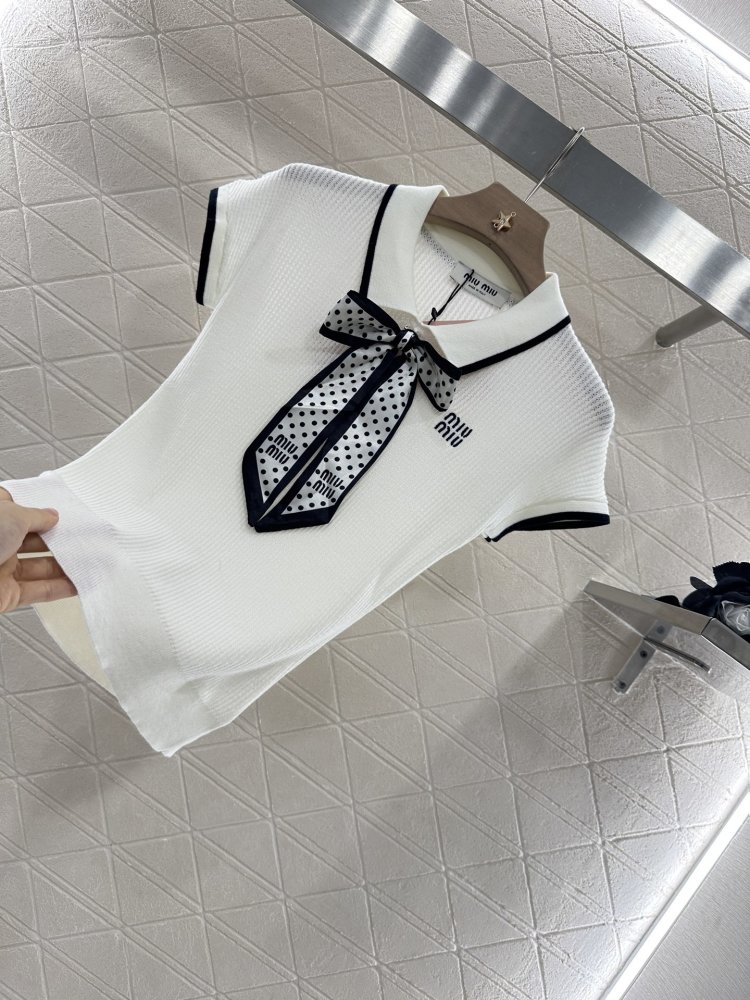 Футболка жіноча фото 6