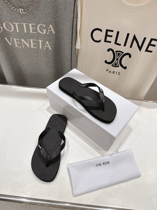 Шлепанцы женские фото 5