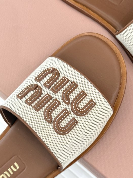 Шлепанцы фото 7