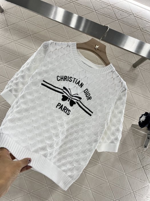 T-shirt women's фото 7