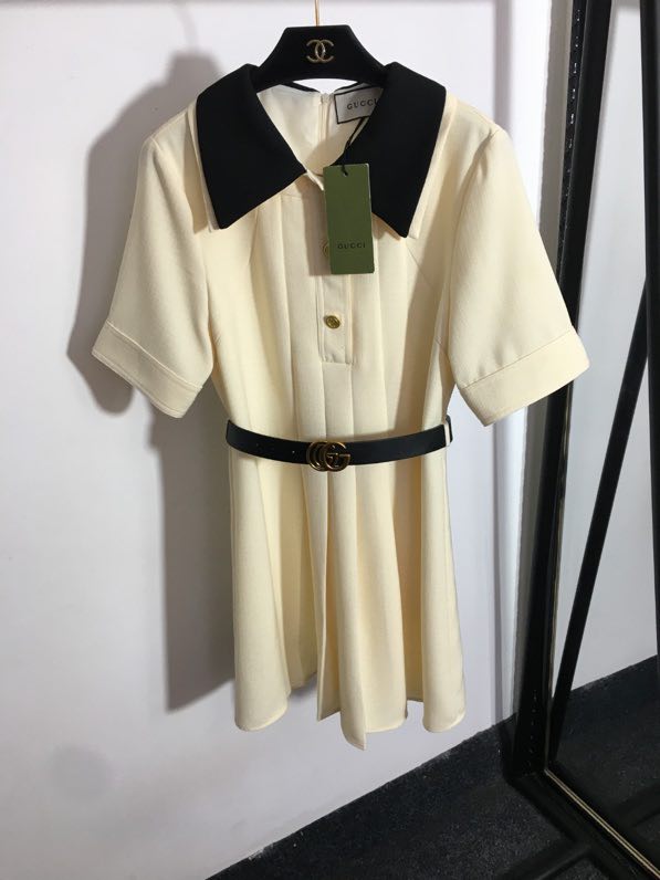 Dress from short sleeves