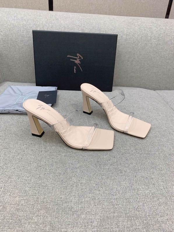 Босоніжки фото 3