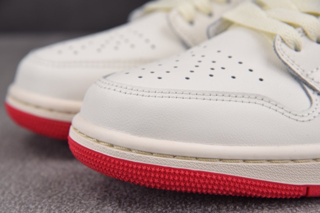 Кроссовки Air Jordan 1 Low Premium фото 11