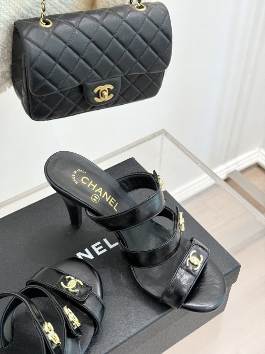 Босоножки фото 5