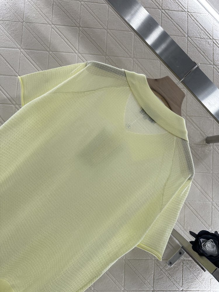 Футболка жіноча фото 4