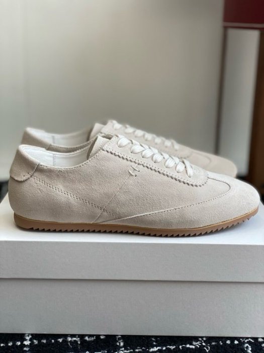 Кросівки фото 2