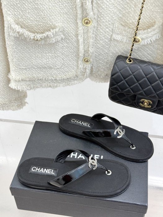 Шлепанцы фото 3