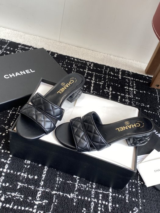 Шльопанці жіночі фото 3