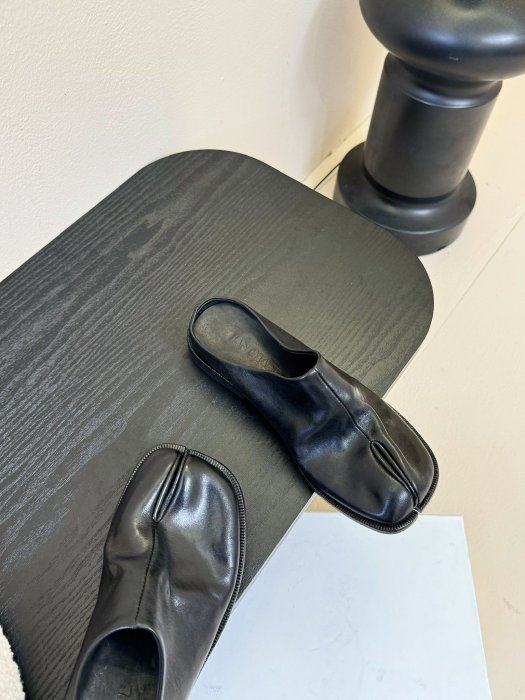 Мюли с раздвоенным носком фото 4