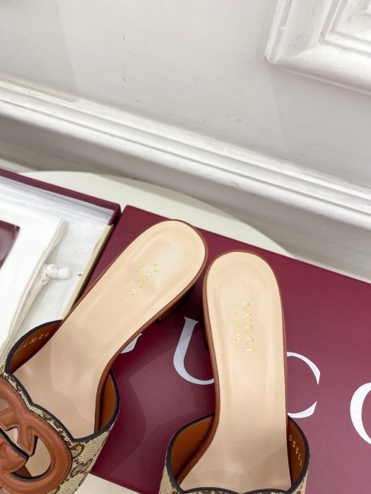 Босоножки фото 8