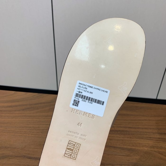 Шлепанцы женские фото 9