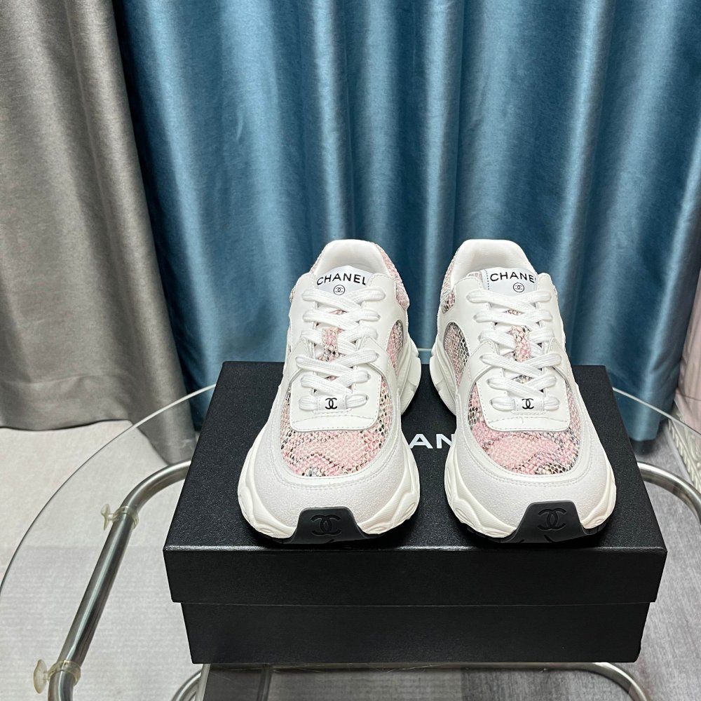 Кроссовки женские фото 2