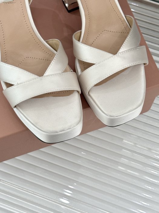 Босоножки фото 7