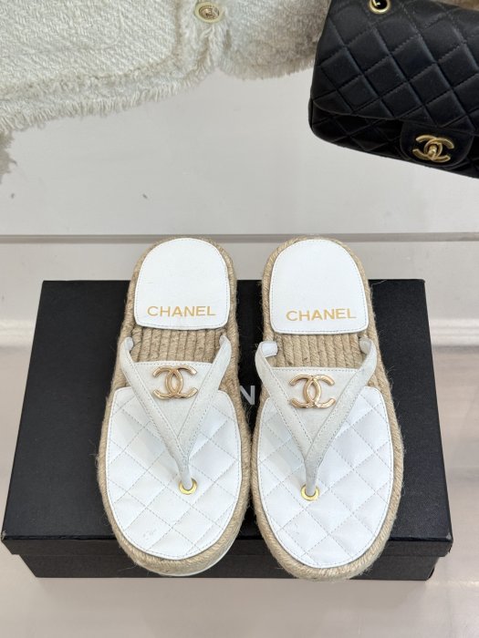 Шлепанцы женские фото 4