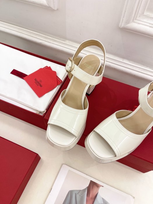 Босоножки фото 5