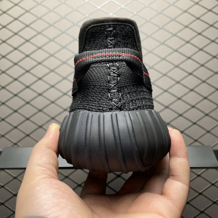 Кроссовки Yeezy Boost 350V2 фото 2