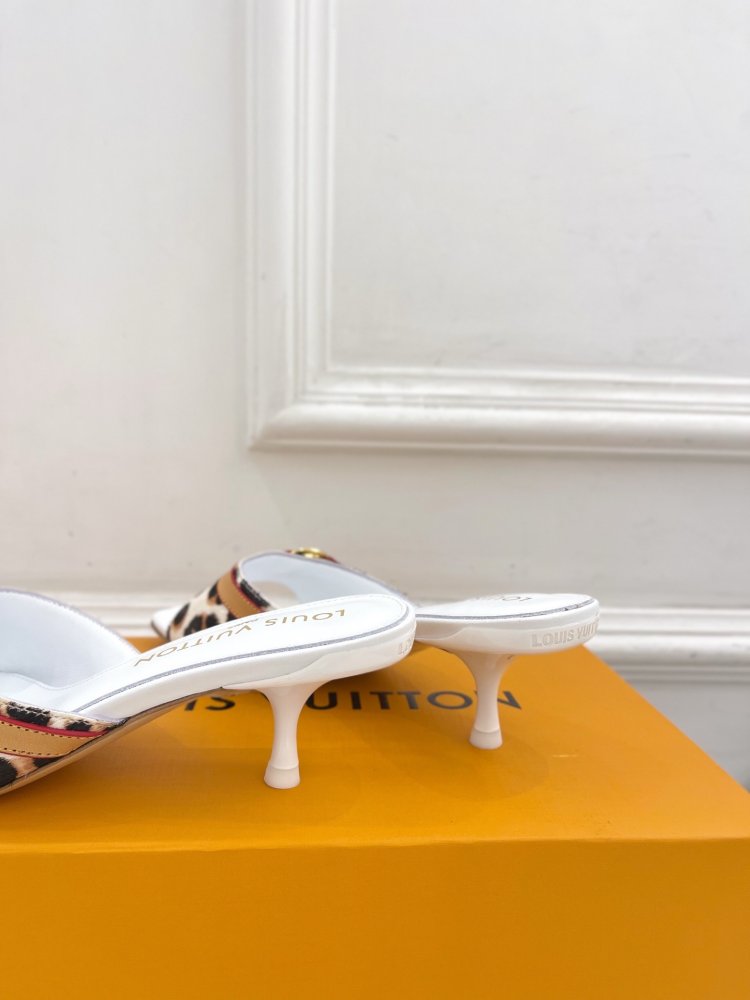 Босоножки фото 8