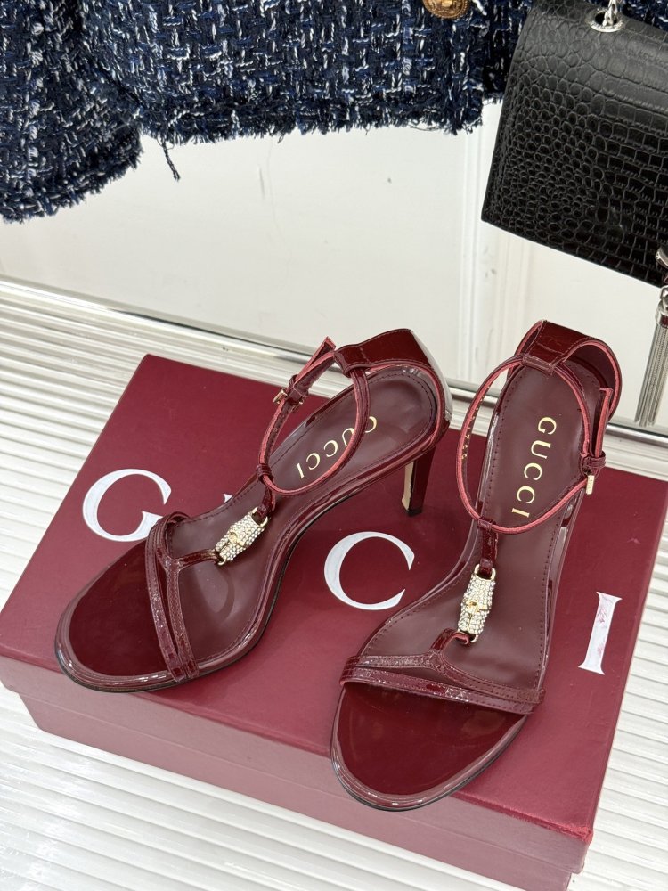 Босоножки фото 2