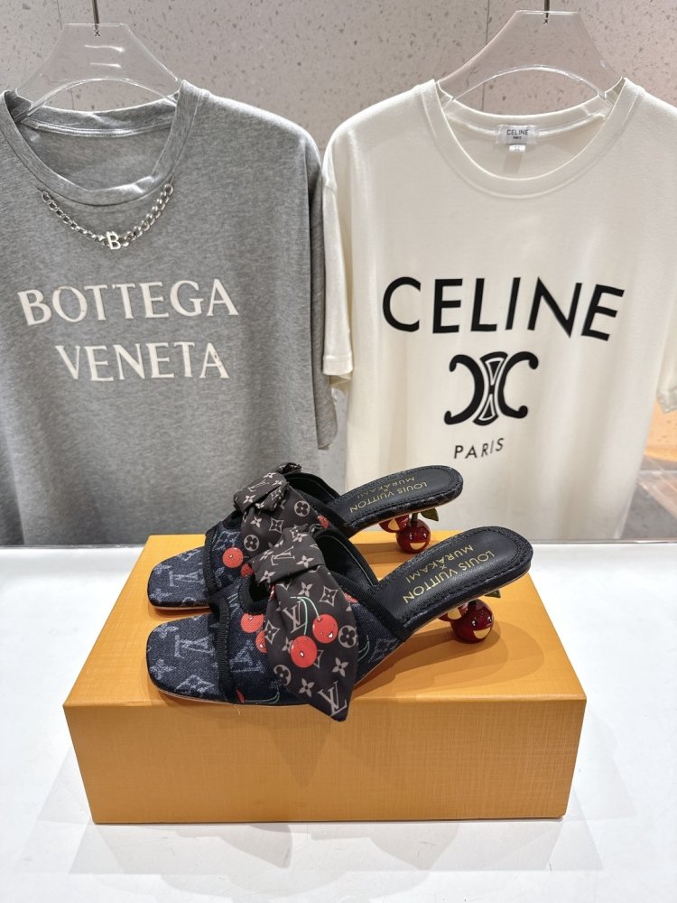 Босоножки фото 3