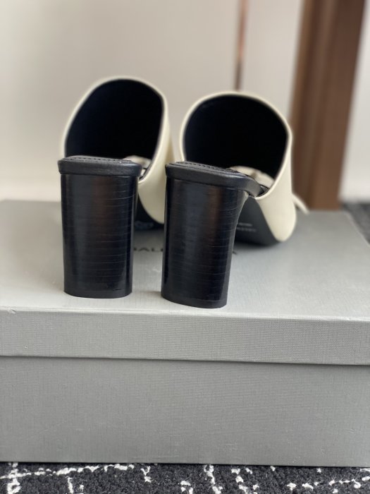 Босоножки фото 8