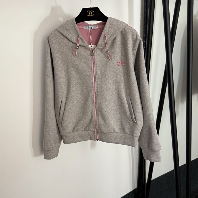 Костюм жіночий фото 5