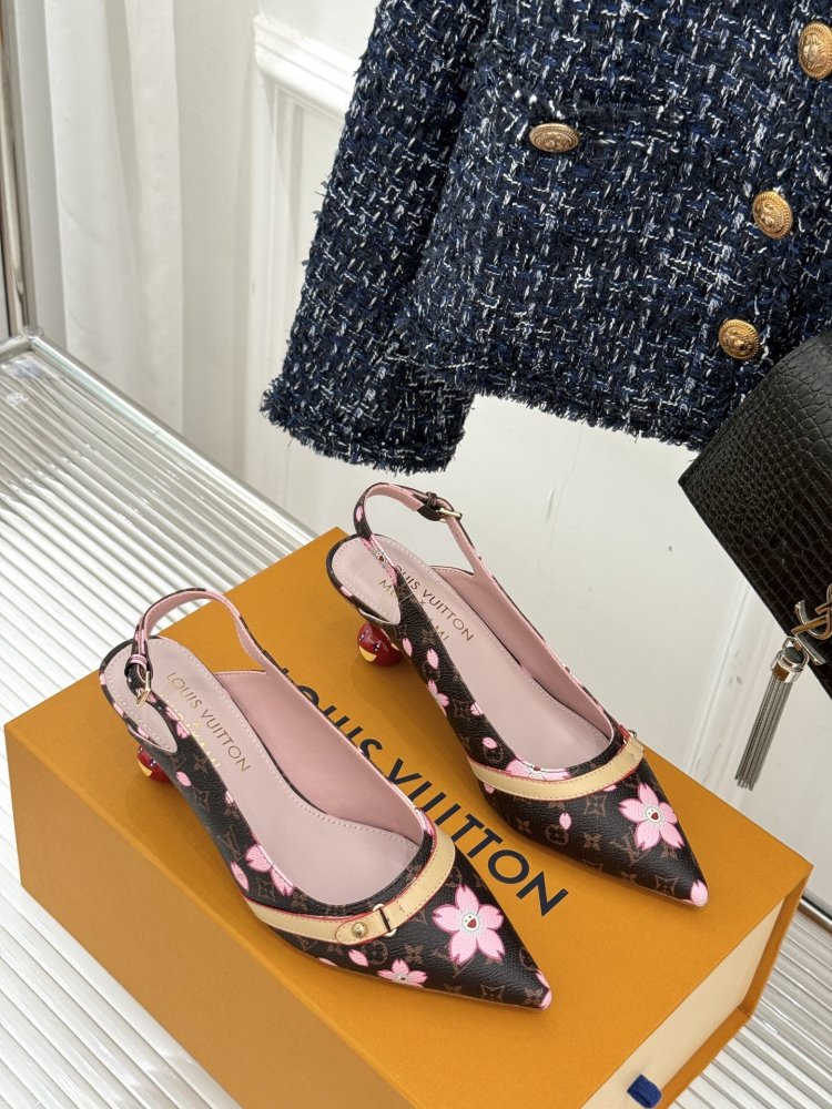 Босоножки фото 3