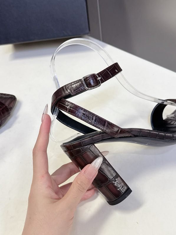 Босоножки фото 3