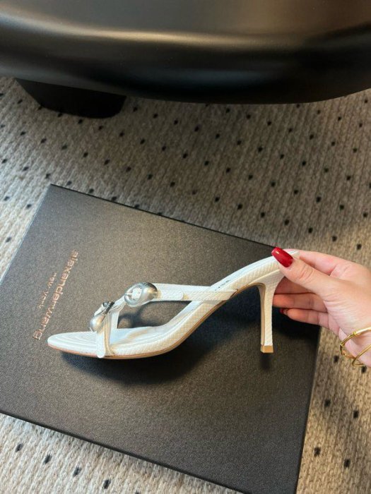 Босоножки фото 4