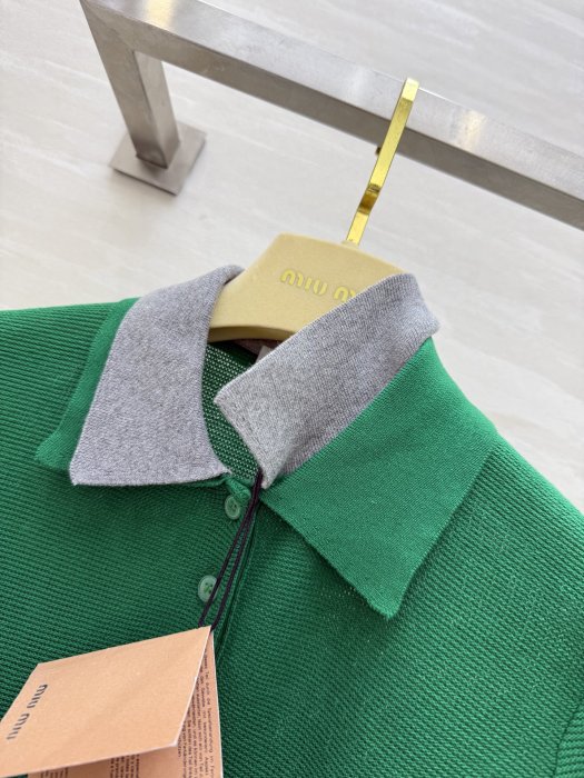 Футболка жіноча фото 7