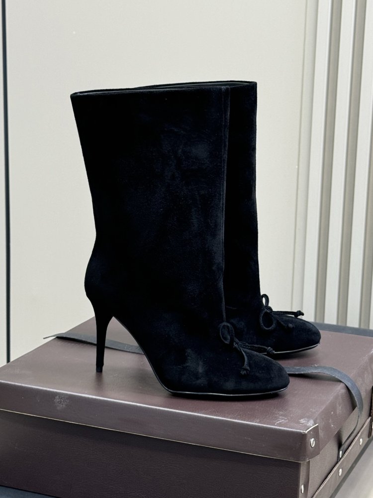 Ботильоны на высоком каблуке