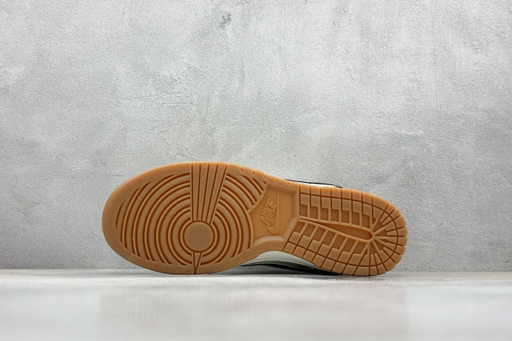 Кроссовки Supreme x Nk SB Dunk Low фото 4