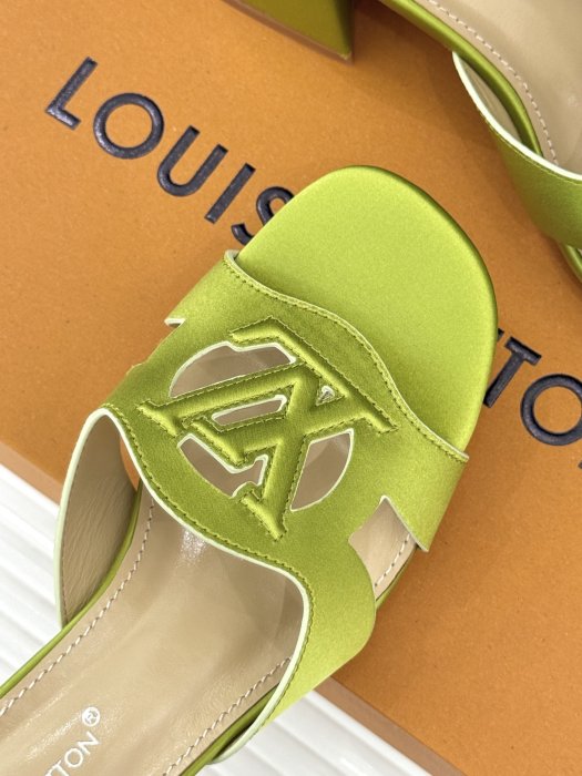 Босоножки фото 7