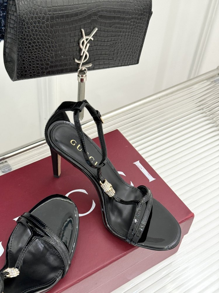 Босоножки фото 5