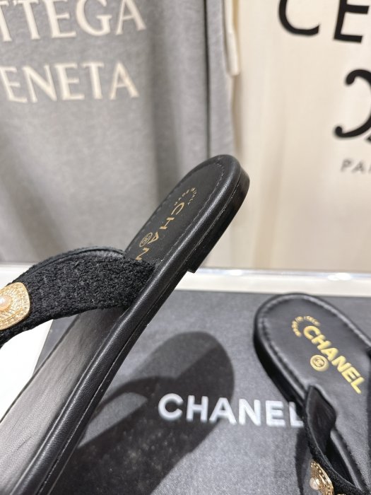 Шлепанцы фото 8