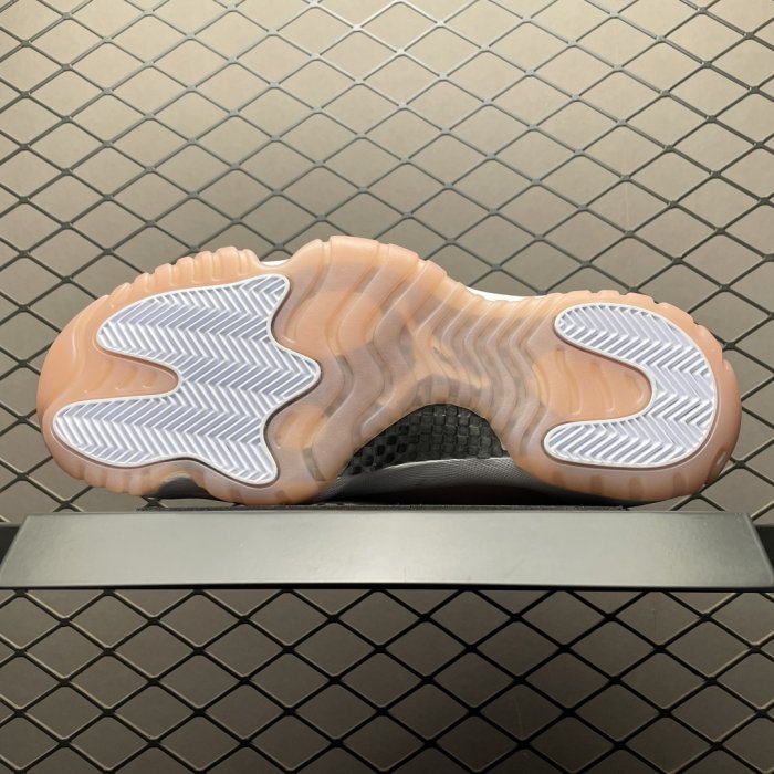 Кроссовки Air Jordan 11 Low SE фото 5