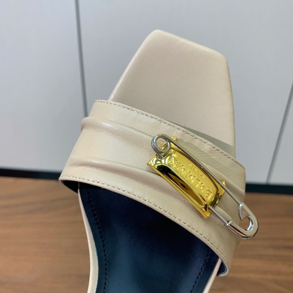 Босоножки фото 5