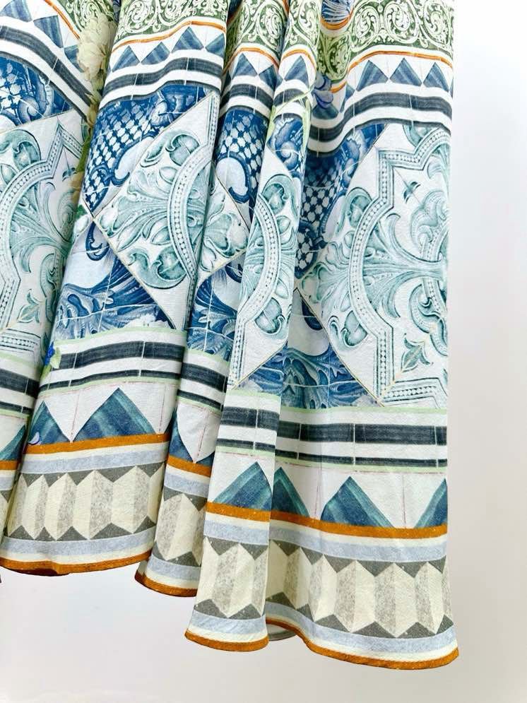 Длинное шелковое платье CAMILLA с V-образным вырезом фото 4