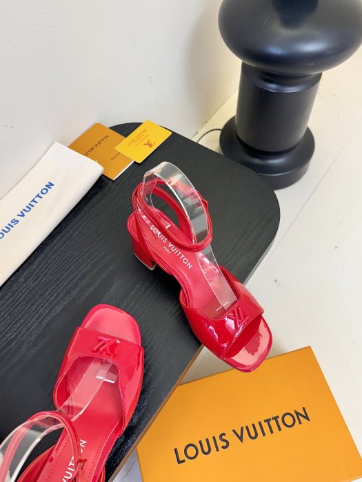 Босоножки фото 4