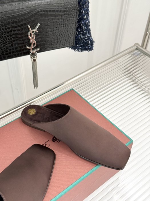 Шлепанцы фото 5