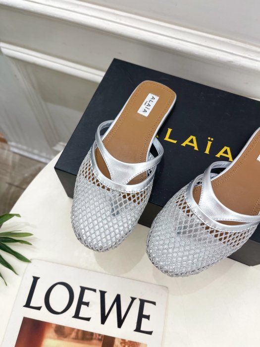 Шлепанцы женские фото 7