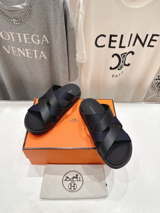 Шлепанцы женские фото 2