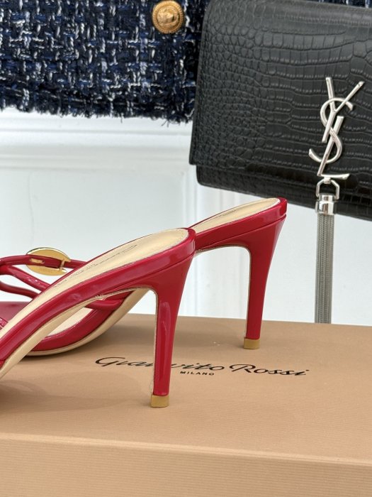 Sandals on stud фото 6